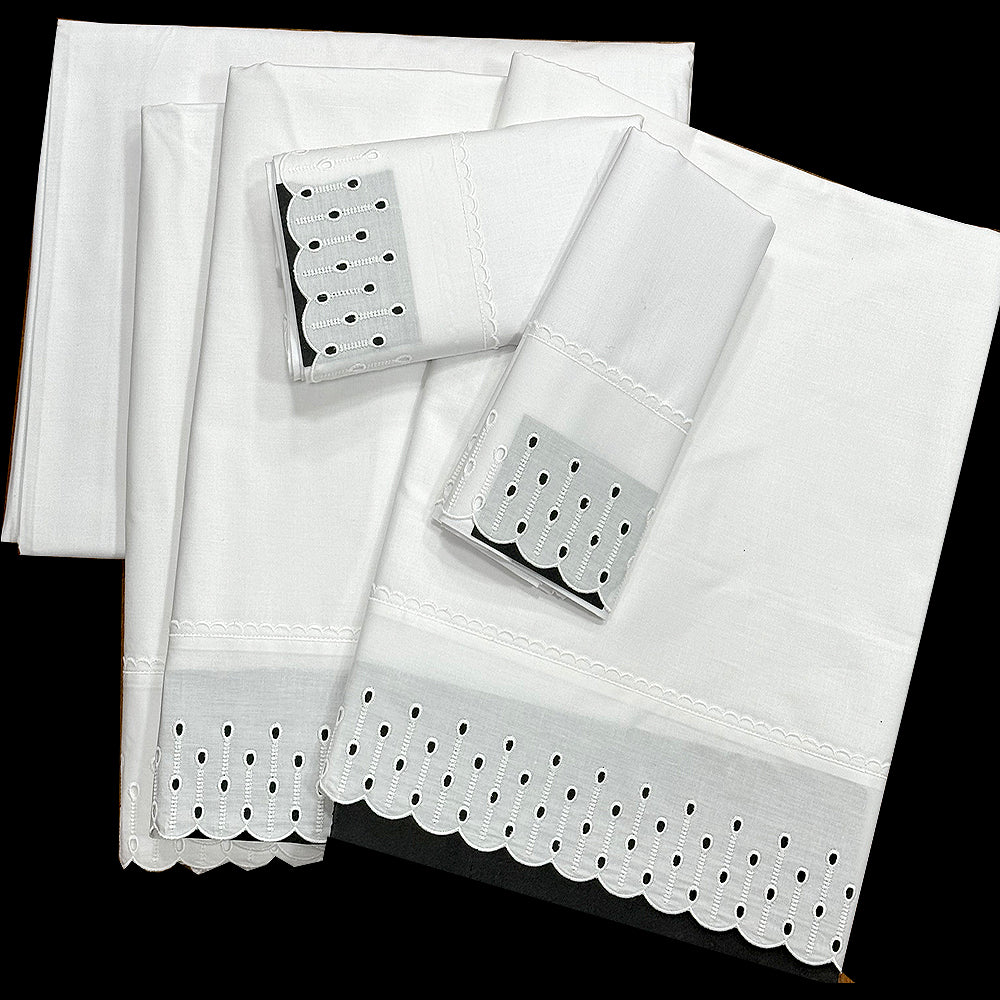 Sábanas blancas con puntilla bordada lágrimas