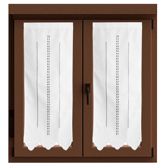 Cortina de hilo bordada con vainicas anchas "frailes" en vertical terminada en ondas